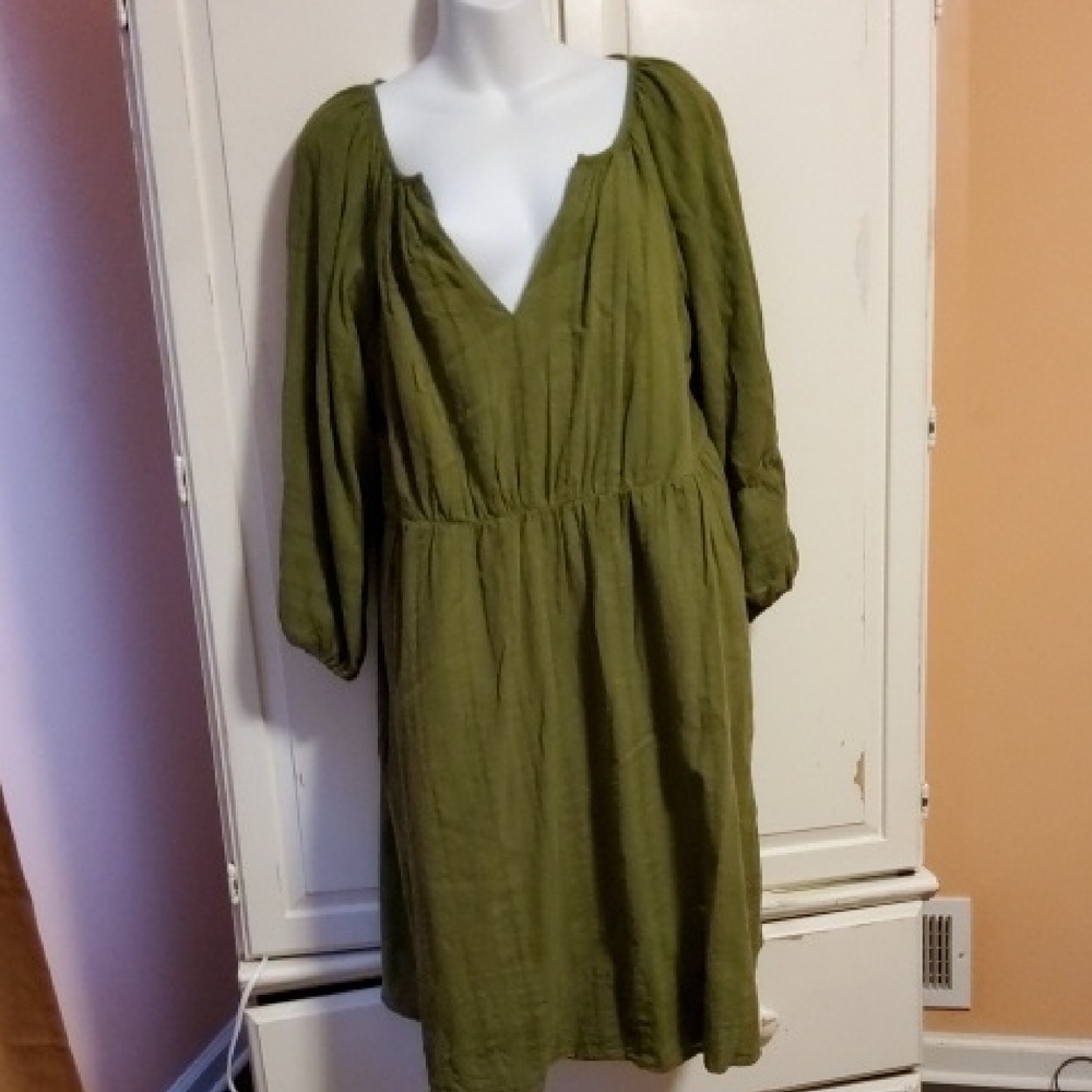 London Times Green Sundress with Plunge Neckline and Bishop Sleeves